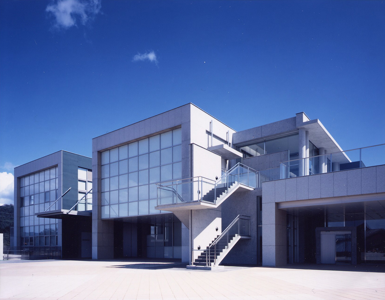 茨城県陶芸美術館の建物